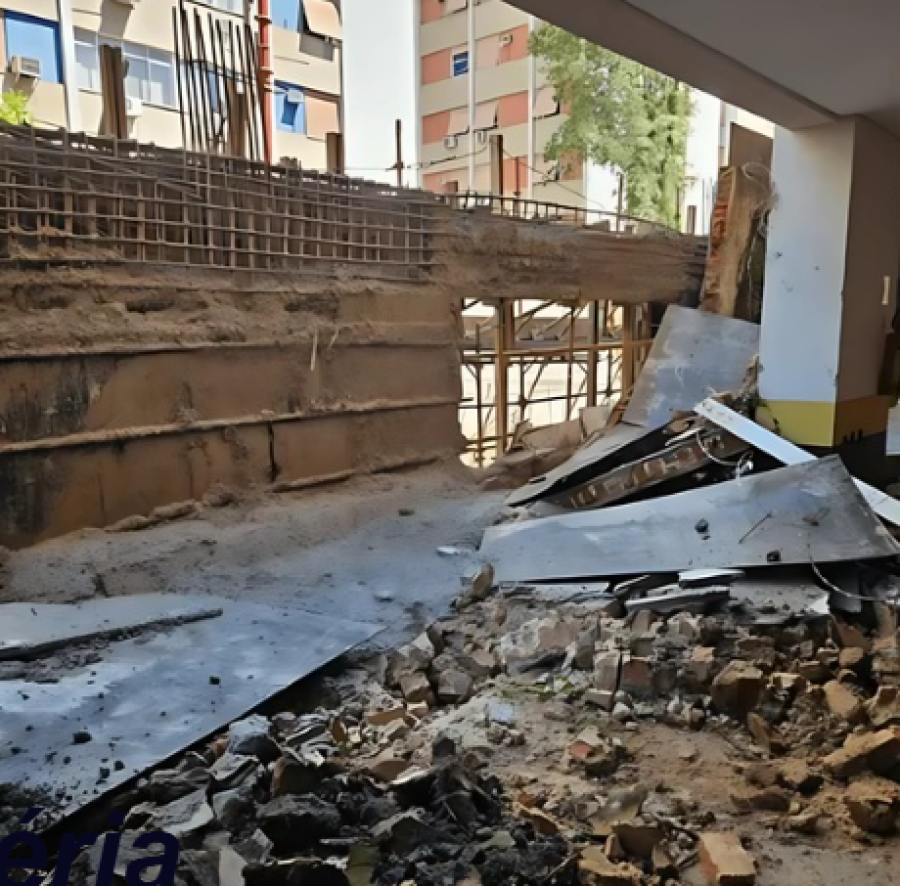 Construção paralisada em Humaitá após queda de muro