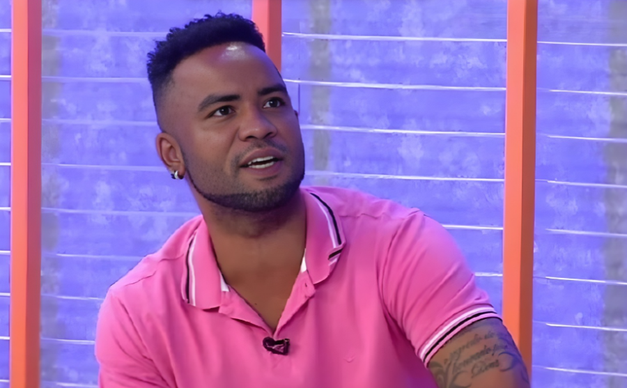 Ex-jogador é retirado de condomínio após decisões judiciais por comportamento recorrente