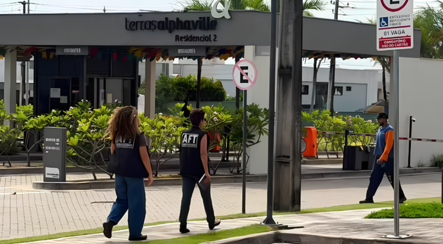 Mulher passa 55 anos sem receber salário e é resgatada de trabalho análogo à escravidão em condomínio de luxo